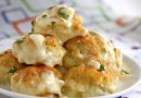 Нежные куриные шарики в сырно-сливочном соусе