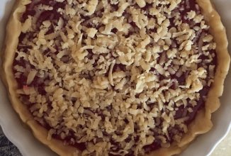 Пирог с малиновым вареньем