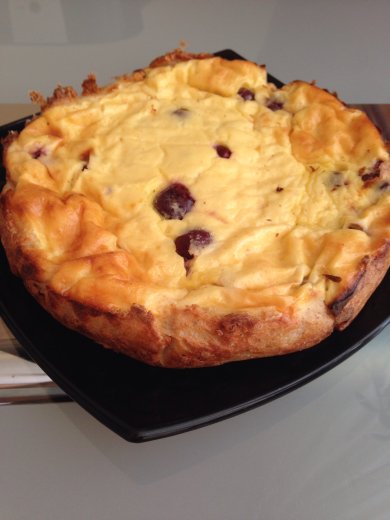 Пирог с вишней в йогуртовой заливке - Шаг 1