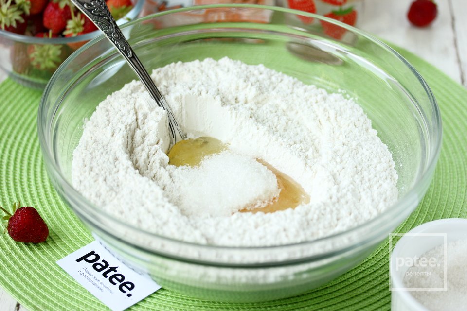 Паровые вареники с клубникой в мультиварке - Шаг 6