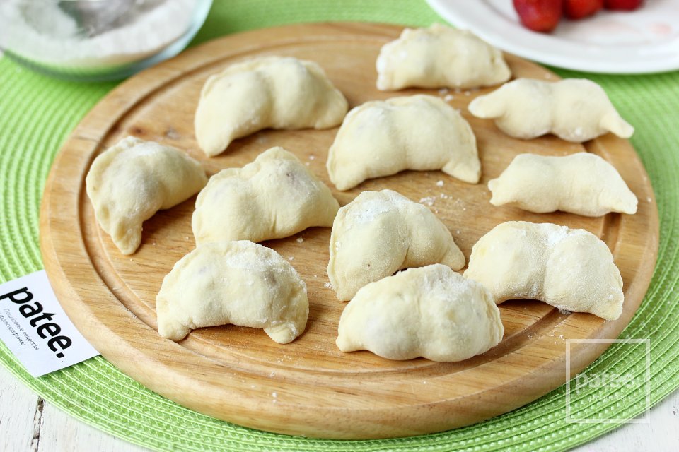 Паровые вареники с клубникой в мультиварке - Шаг 15