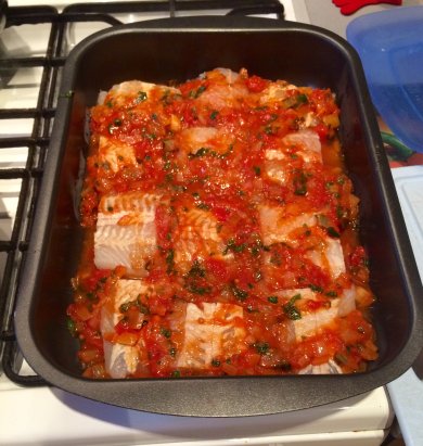 Хек запеченный в томатном соусе - Шаг 11