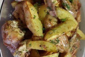 Запеченная курица с картошкой