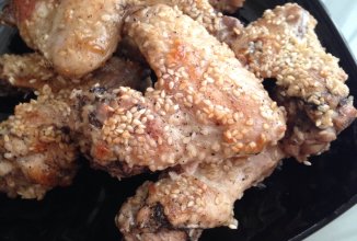 Куриные крылышки в хрустящей кунжутной панировке