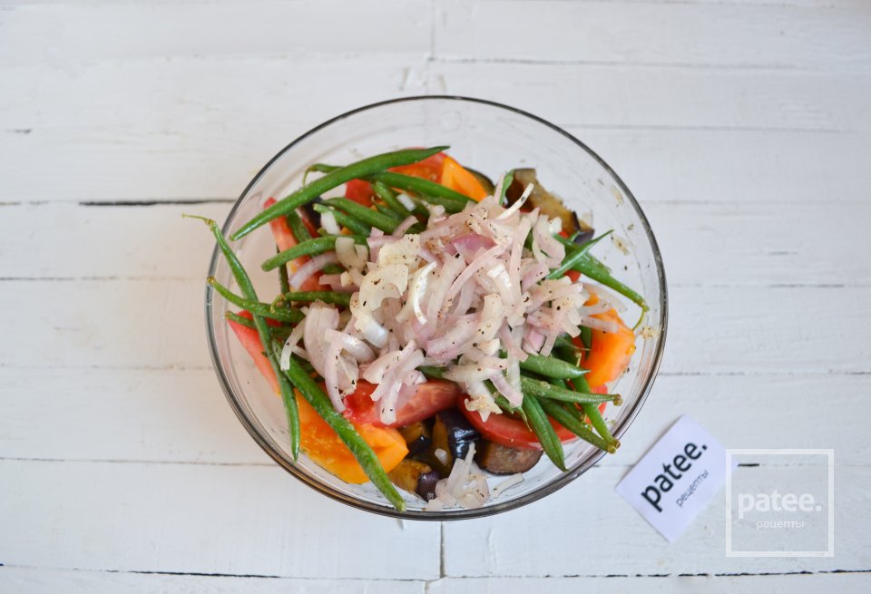 Теплый салат с баклажанами и спаржевой фасолью - Шаг 14