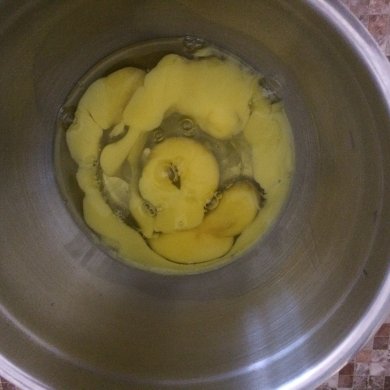 Пирог с яблоками и абрикосами - Шаг 3