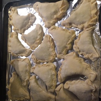 Слоеные пирожки с луком и яйцами - Шаг 6