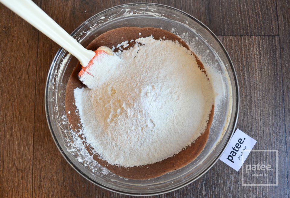 Кекс-брауни с ежевикой - Шаг 10