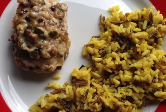 Свинина под сливочным грибным соусом