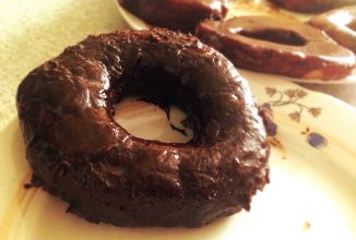 Пончики с шоколадом и без🍩