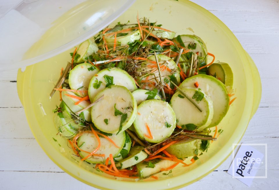 Маринованные кабачки с морковью - Шаг 14