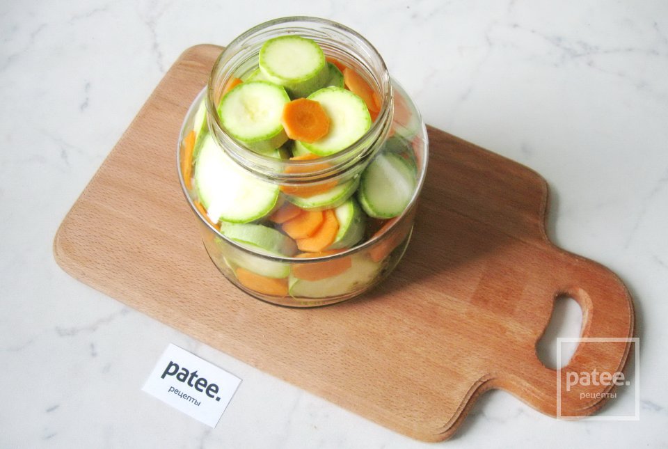 Маринованные кабачки с морковью на зиму - Шаг 10