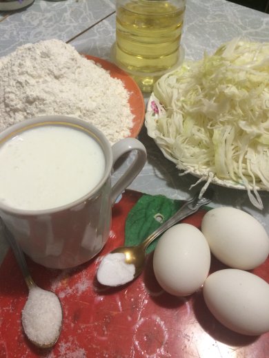 Пирог с капустой и яйцом - Шаг 1