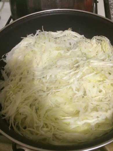 Пирог с капустой и яйцом - Шаг 4