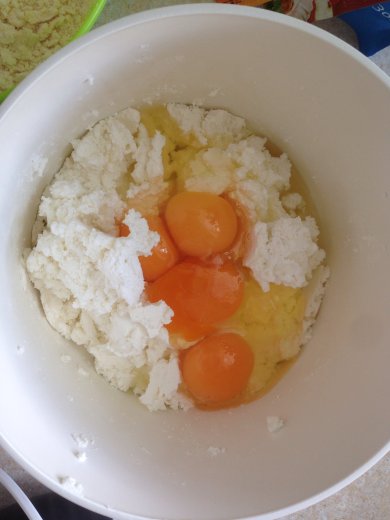 Творожный пирог с клюквой - Шаг 4