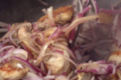 Чахохбили с курицей и пшеничными лепёшками - приготовление