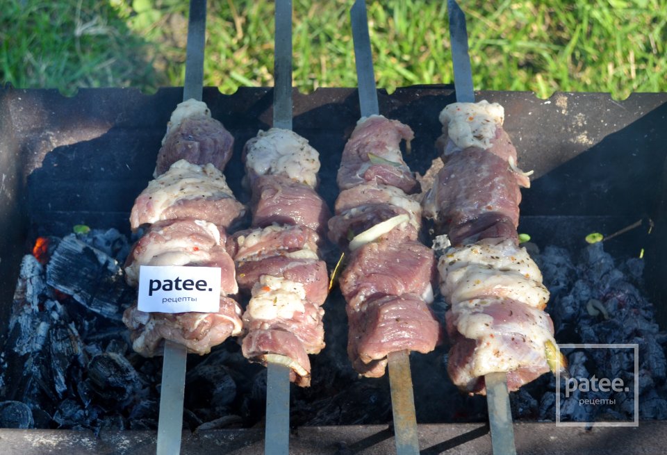 Шашлык из свинины на минеральной воде - Шаг 14