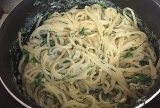 Спагетти в сметанном соусе