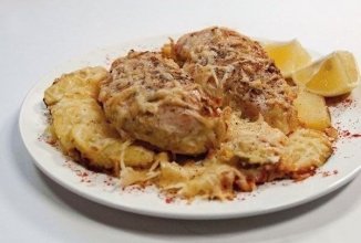 Куриные грудки, запеченные в сливках под сыром