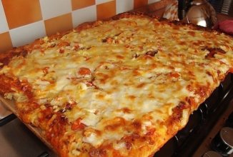 Быстрая пицца на противне