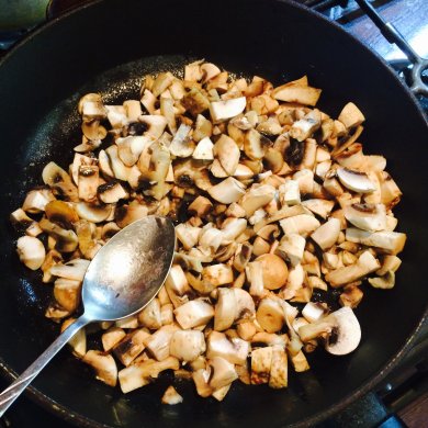 Курочка с грибами аля-жульен - Шаг 1