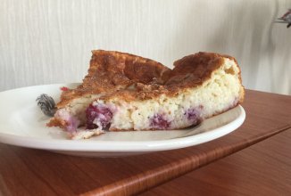 Творожная запеканка с черникой