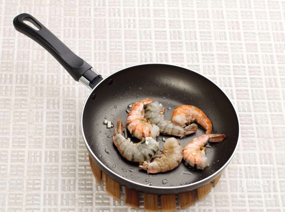 Цезарь с креветками - Шаг 1