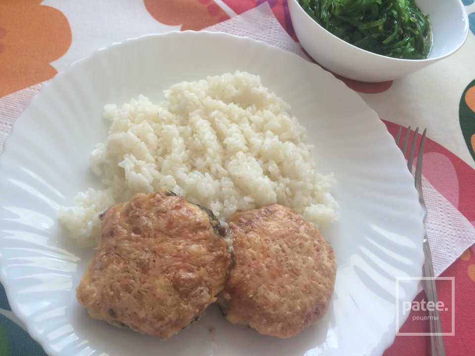 Мясные котлеты под соусом бешамель с сыром. - Шаг 9