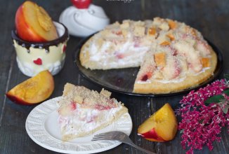 ИЕТИЧЕСКИЙ БИСКВИТНЫЙ ПИРОГ С ПЕРСИКАМИ