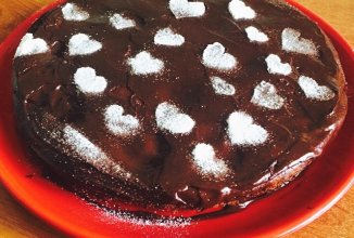 Шоколадный торт с творожными шариками