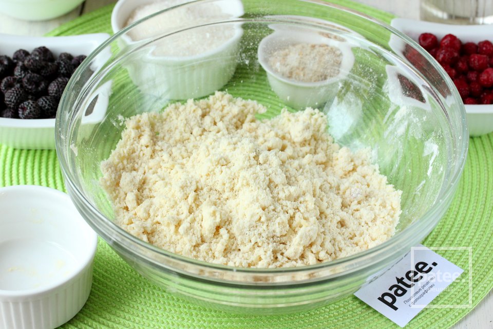 Галета на сметане с малиной - Шаг 4