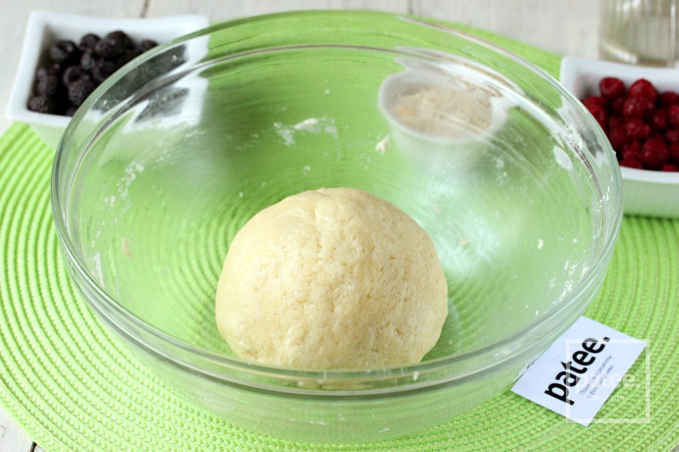 Галета на сметане с малиной - Шаг 7