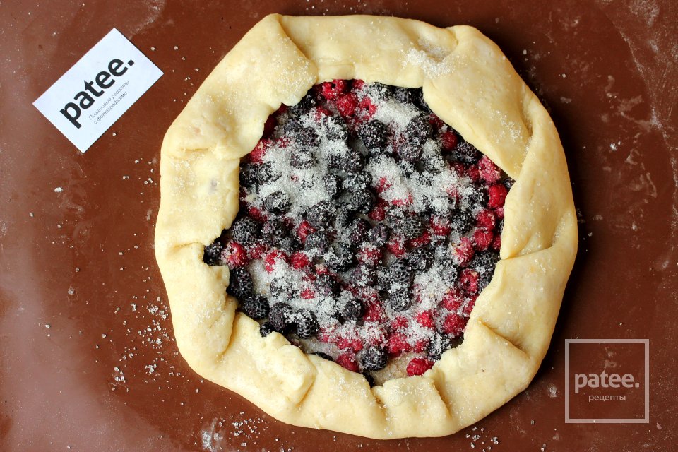 Галета на сметане с малиной - Шаг 12