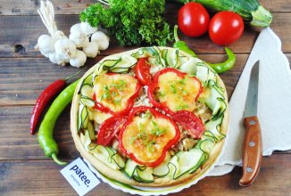 Закусочный пирог с курицей и овощами