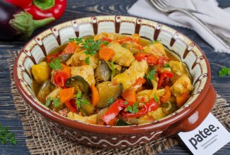 Куриное мясо с овощами и карри