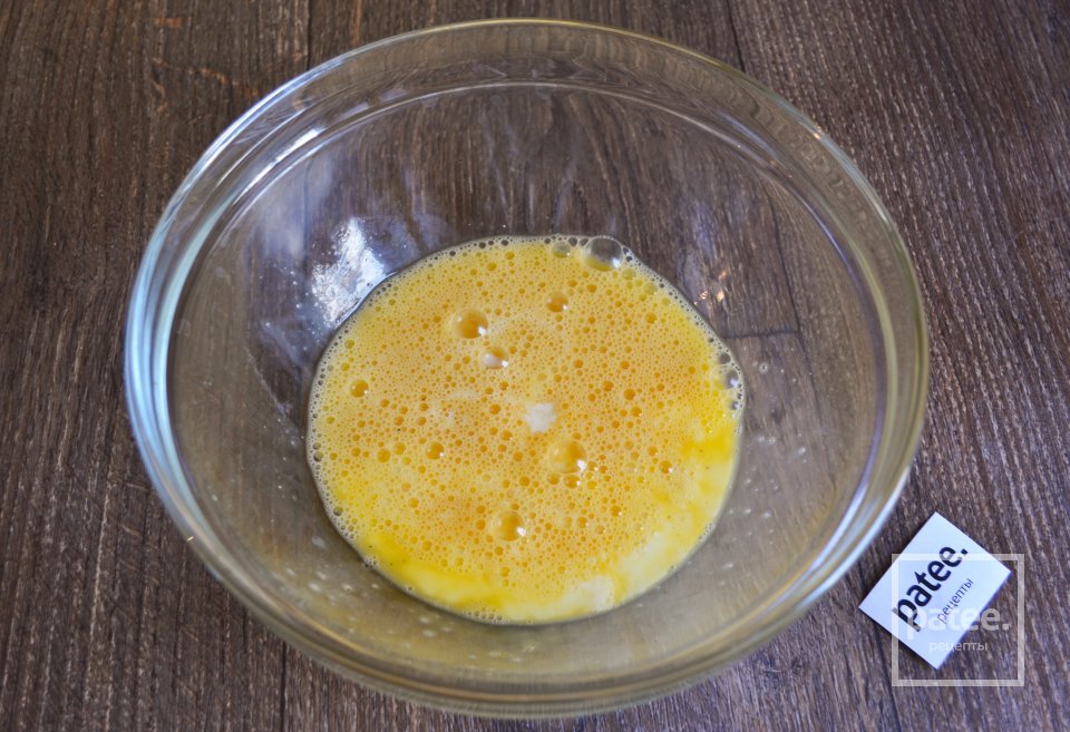 Рулет из омлета со сливочным сыром - Шаг 3