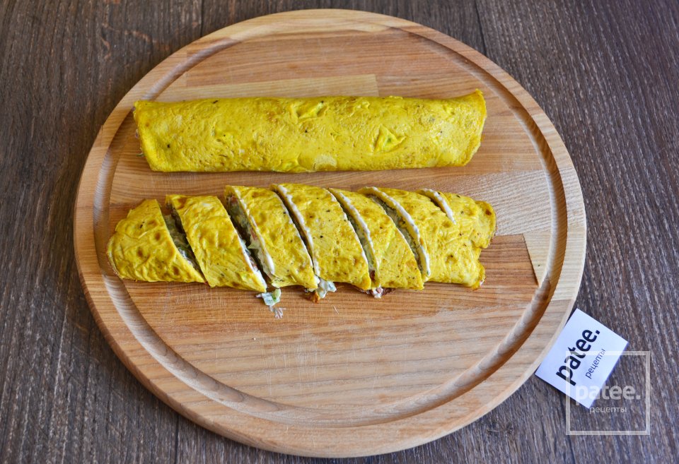 Рулет из омлета со сливочным сыром - Шаг 13