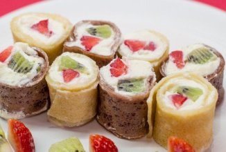 Вкусные фрукты с блинами😉