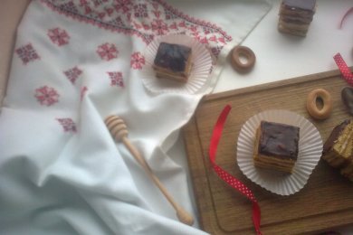 Медовое пирожное с начинкой - приготовление