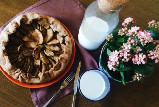 Ржаная галета с отрубями, яблоками, медом и корицей