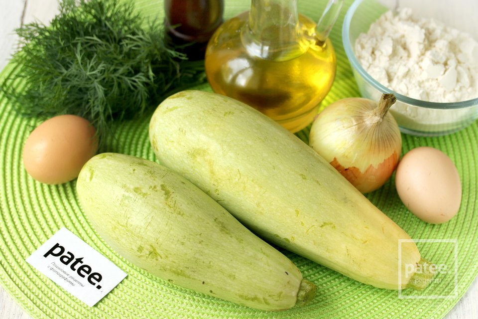 Кабачковые оладьи с укропом - Шаг 1