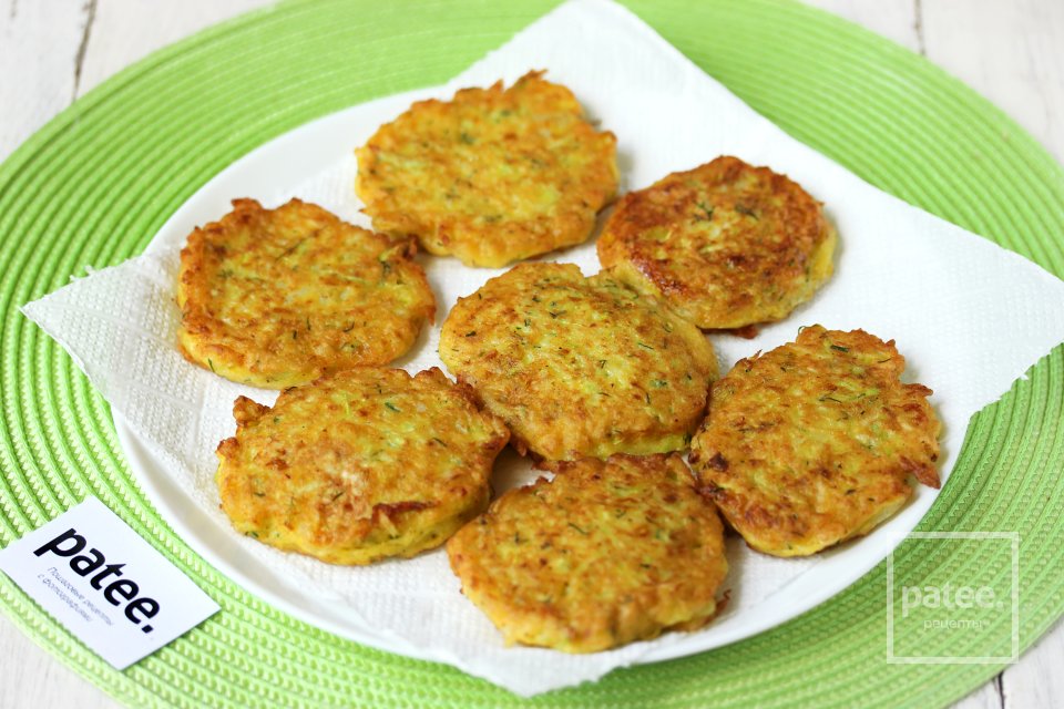 Кабачковые оладьи с укропом - Шаг 12
