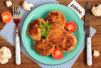 Тефтели с цветной капустой в соусе