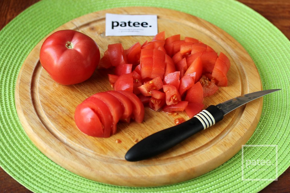 Овощной салат с сухариками и корейской морковью - Шаг 3