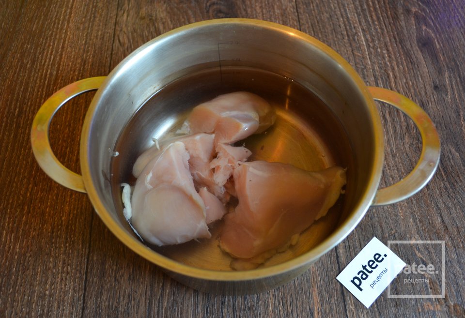 Салат Оливье с курицей и зеленым луком - Шаг 2