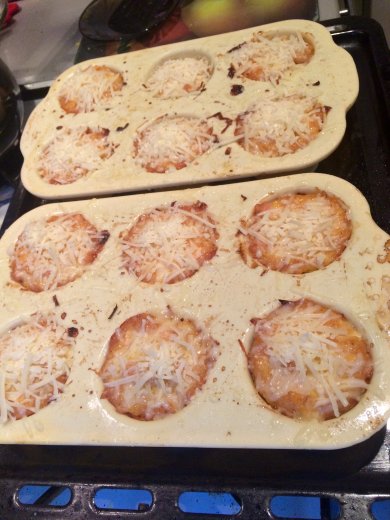 Картофельные корзиночки с курочкой и сыром - Шаг 9