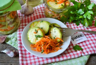 Маринованные кабачки с морковью