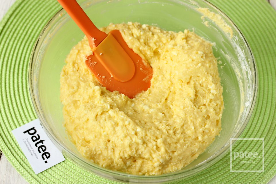 Творожный кекс с голубикой и белым шоколадом - Шаг 7