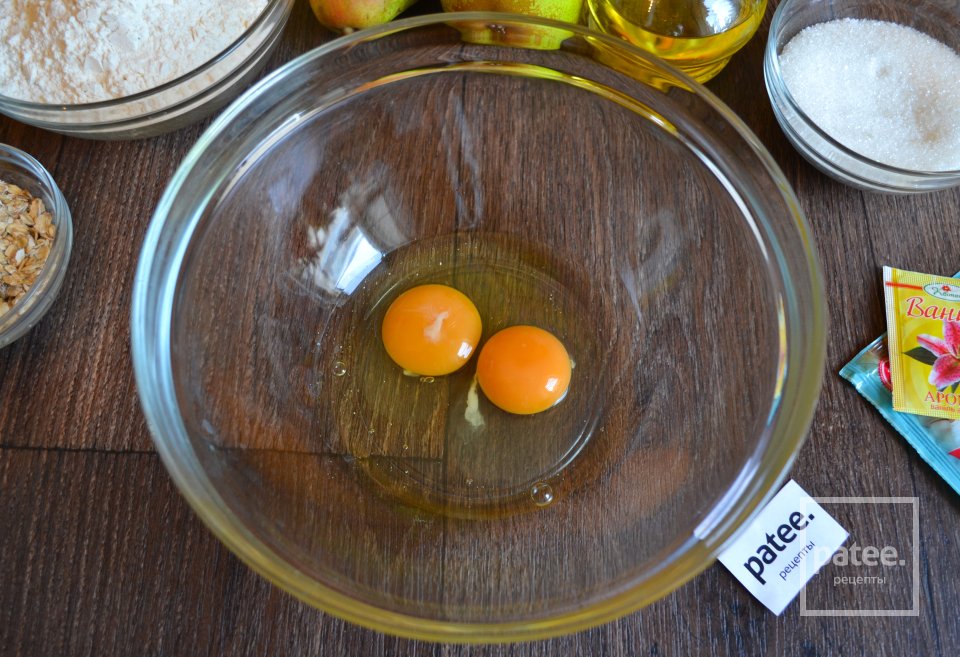 Кекс с грушей и овсяным штрейзелем - Шаг 2