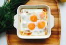 Запеченные яйца с грибами и беконом